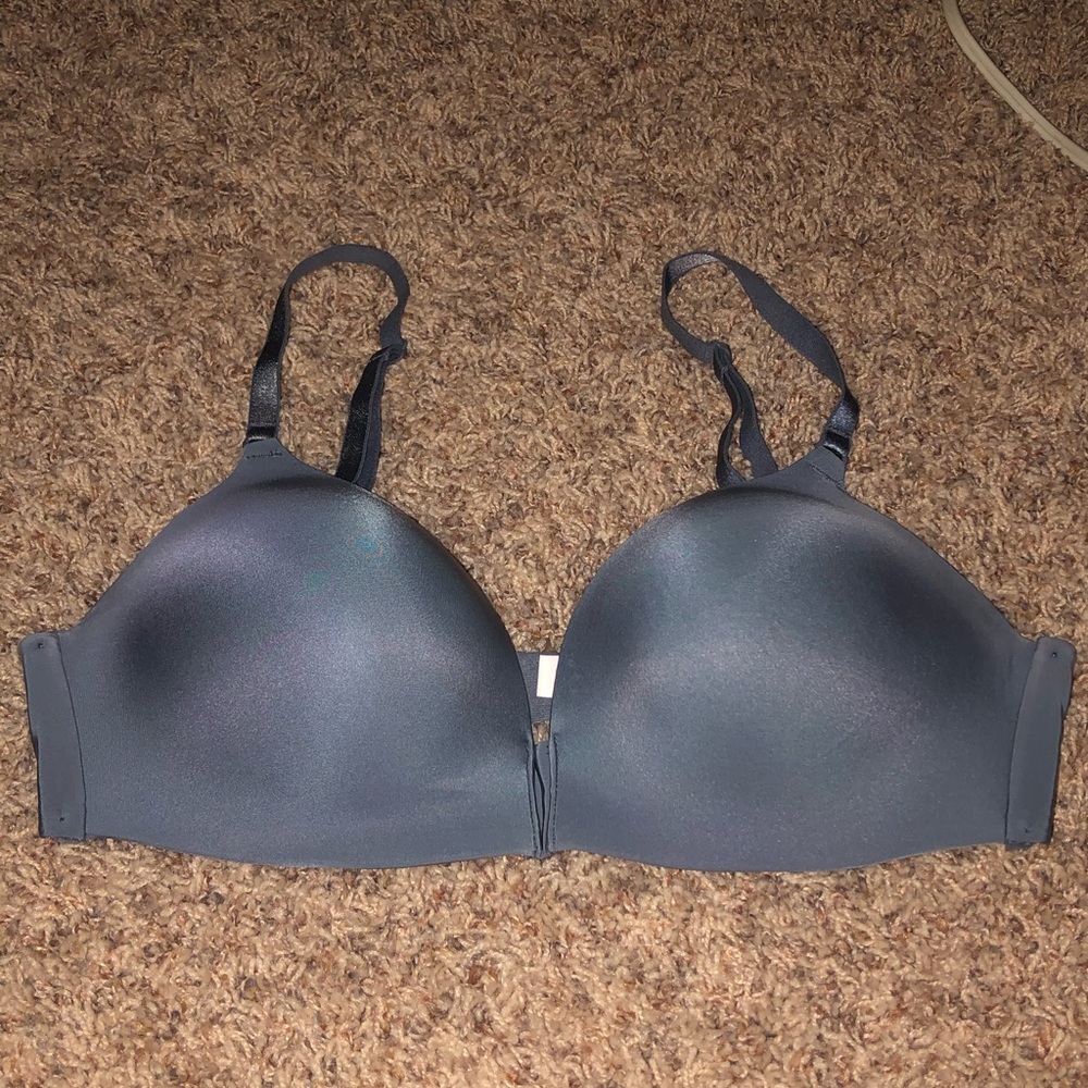 NWOT Victoria’s Secret Wireless Bra Sz 36C